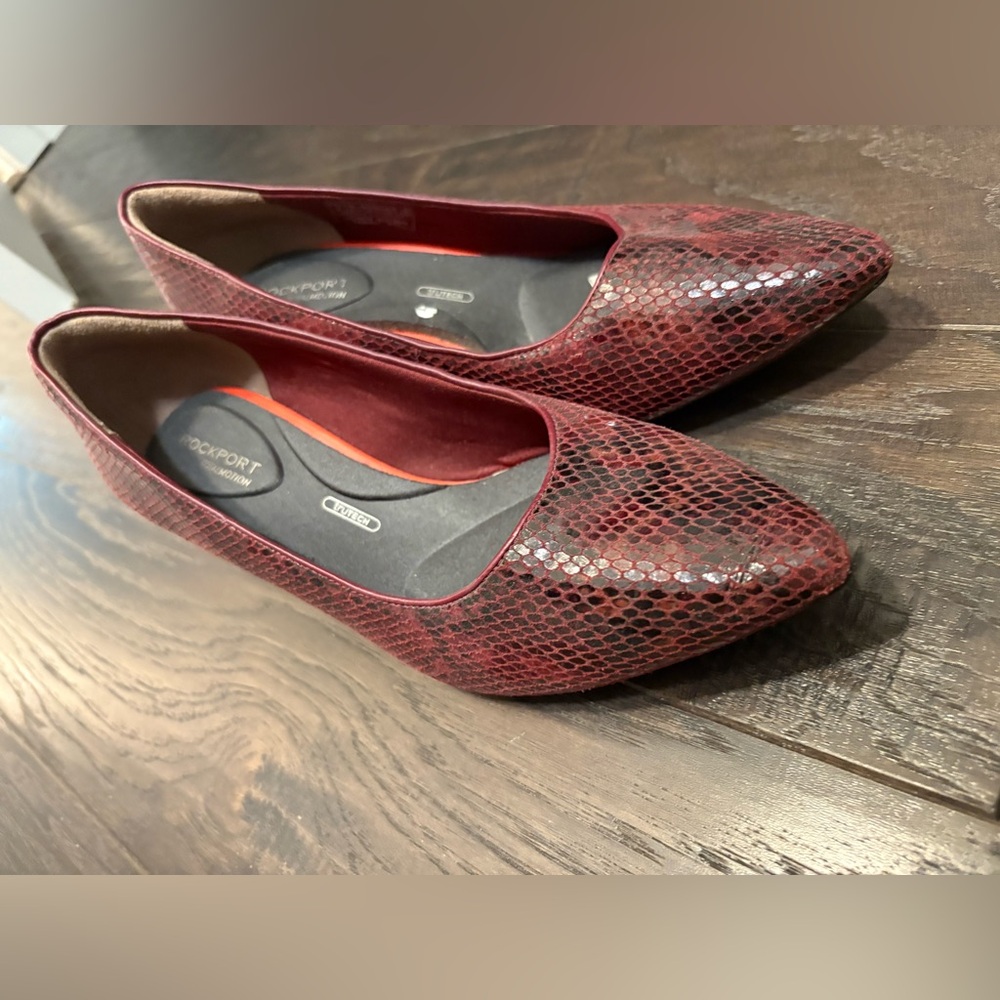 Rockport TruetechWomen's Red Snake Print heels